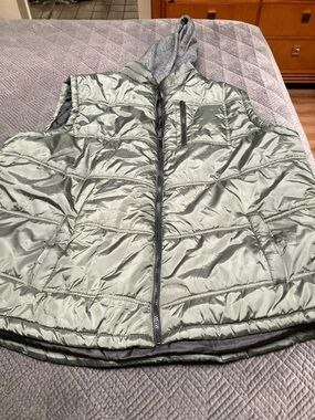 Machine Mens Quilted Puffer Vest in Sage Green with Hood. HC